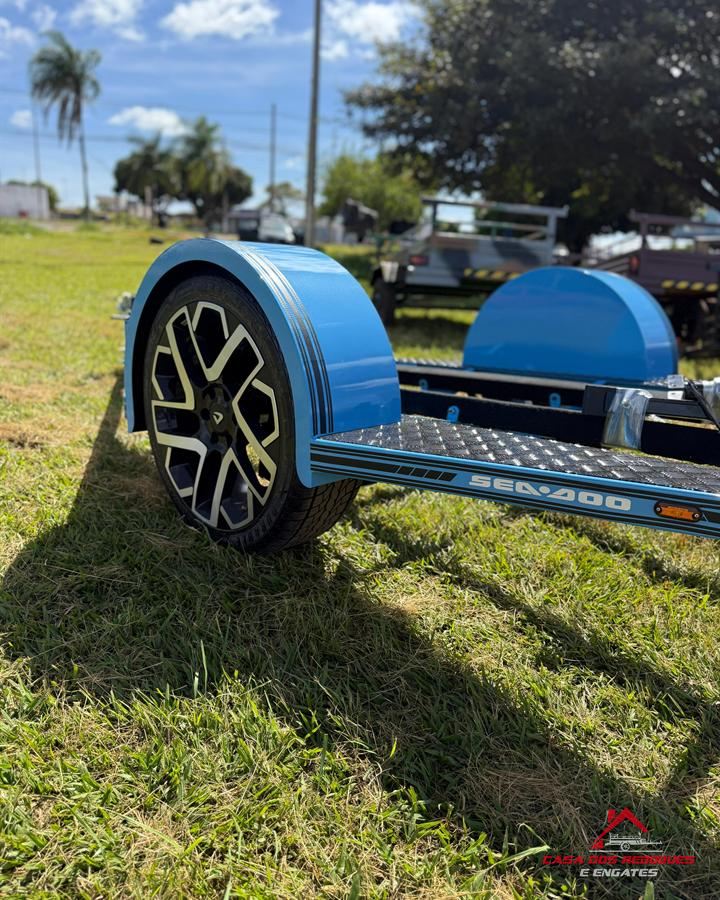 Projeto entregue: reboque para jet ski · azul