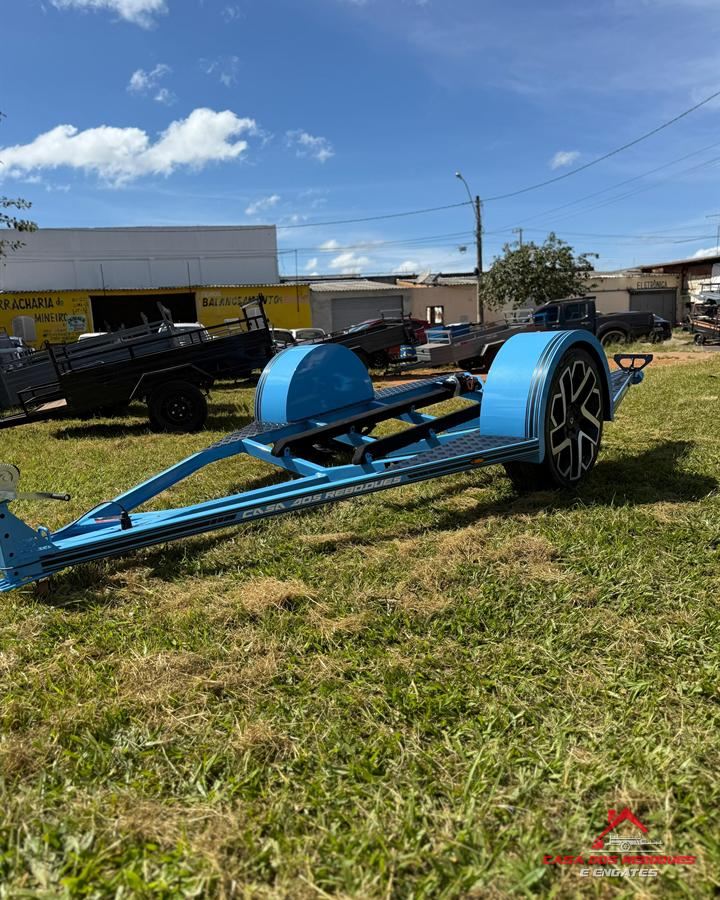 Projeto entregue: reboque para jet ski · azul